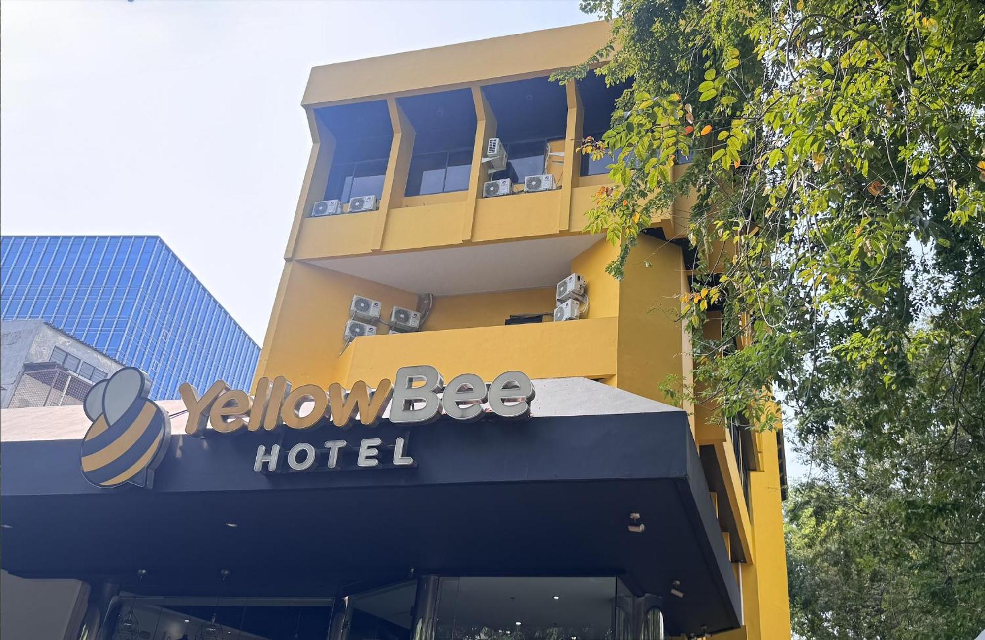 Yellow Bee Tanah Abang